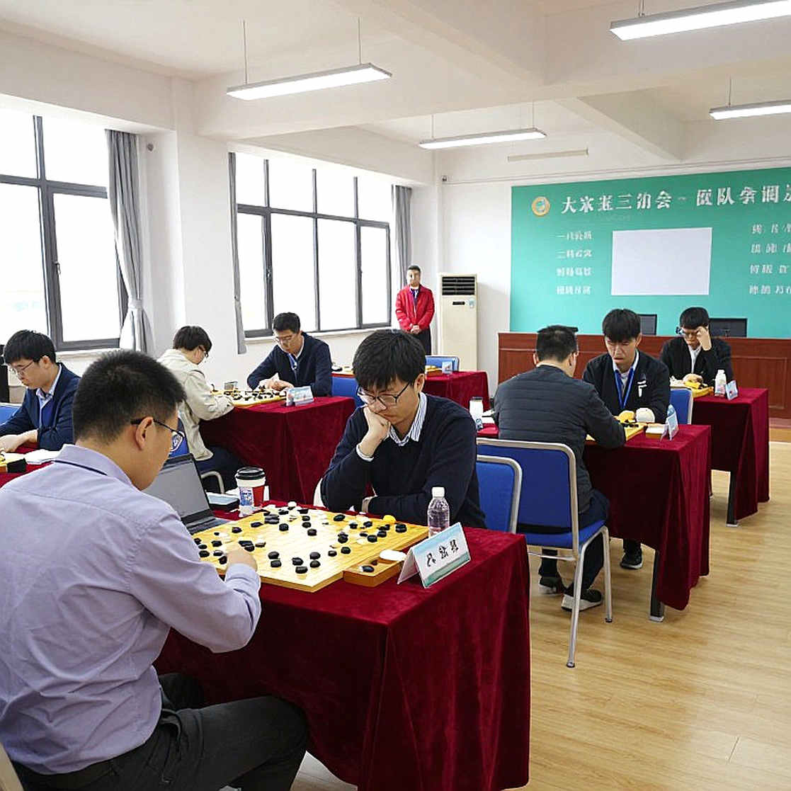 ChessBase Magazine #225: प्राग 2026 के विश्लेषण, 27 मिनिएचर और 10 ओपनिंग आर्टिकल — काम का क्या है